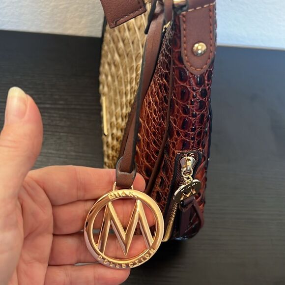 Mia K-MFK Collection Becket Faux Crocodile Embossed Shoulder Bag - Picture 4 of 9